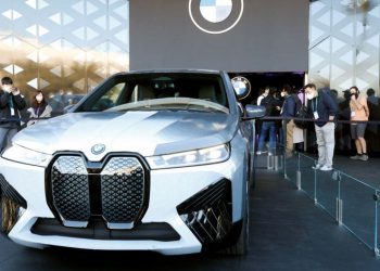 BMW Introduce World’s First Color Changing Car