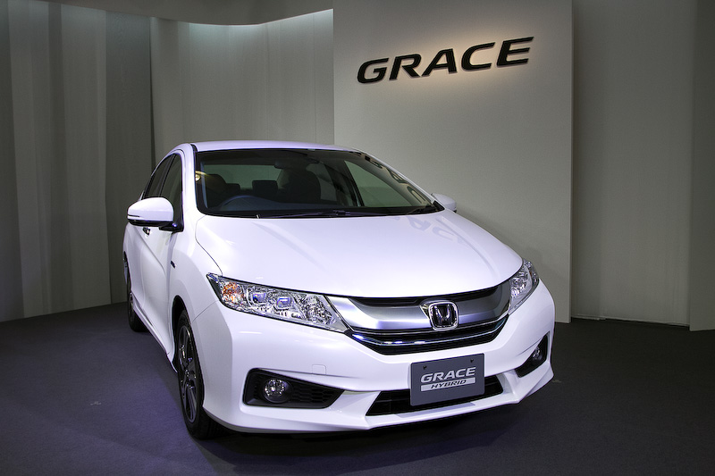 Honda Grace Hybrid