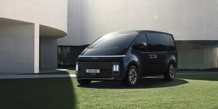 Hyundai Staria Features and Specifications in Pakistan