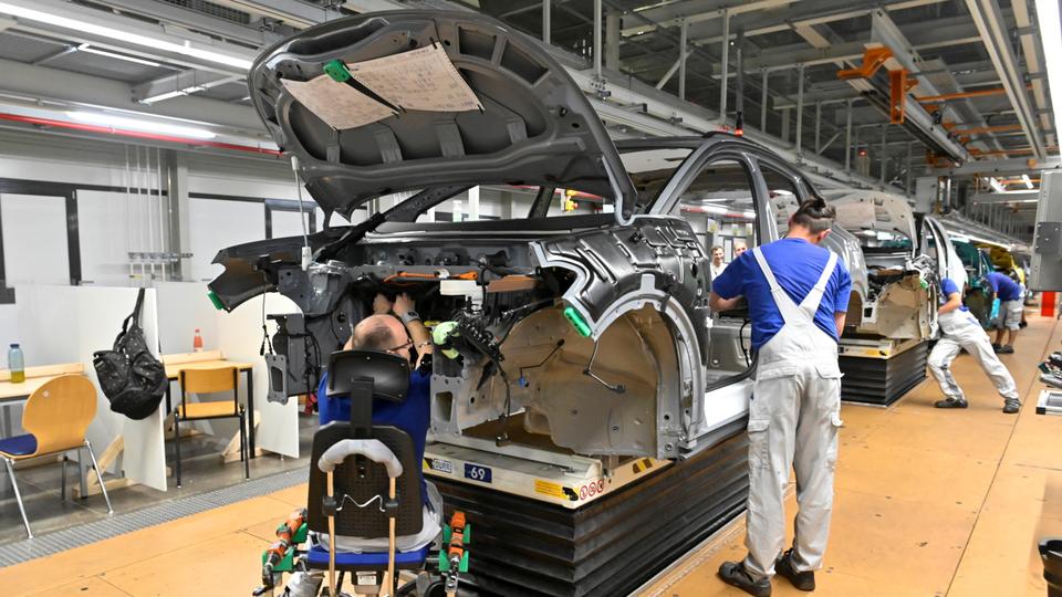 Auto Companies stopped vehicles production