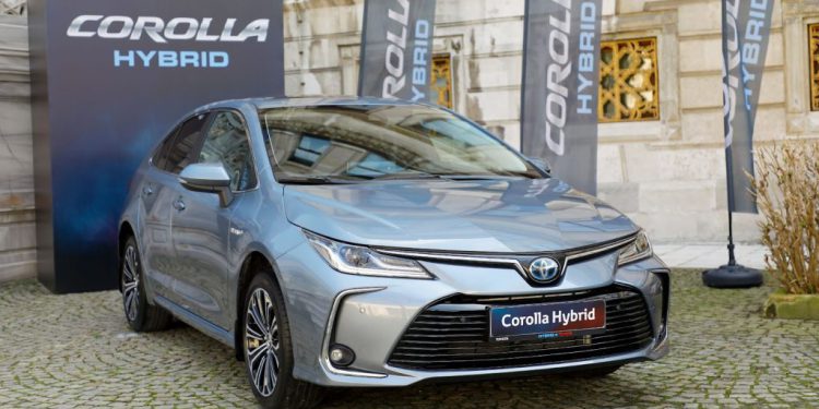 12th Generation Toyota Corolla Hybrid In Pakistan,