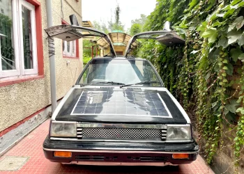 Kashmir’s First Solar Electric Car (2)