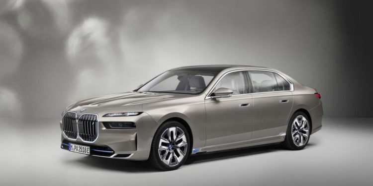 A Redesign Fully Electric 2023 BMW i7