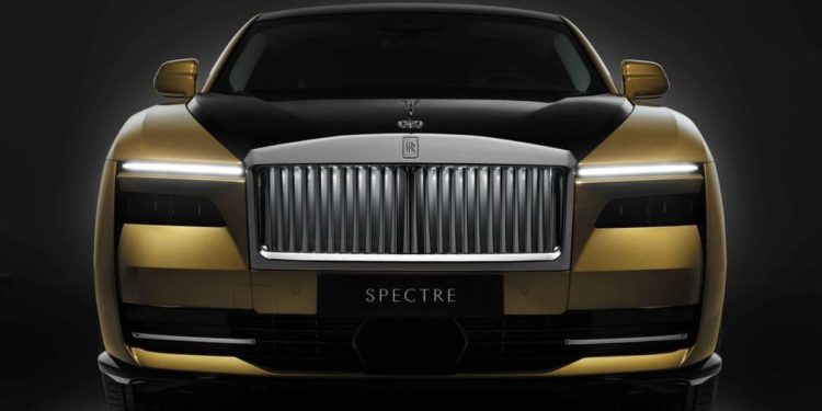 First Ultra-Luxury Electric Rolls-Royce Spectre