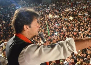 PTI’s Long March Route Stuck Thousands in the Traffic Jam