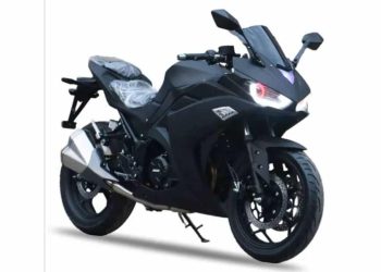 A Fast Speed Motorbike OW R3 400cc 2022