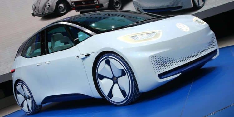 Volkswagen to Develop Hydrogen Fuel Cell Car with 2000km Range on Single Tank