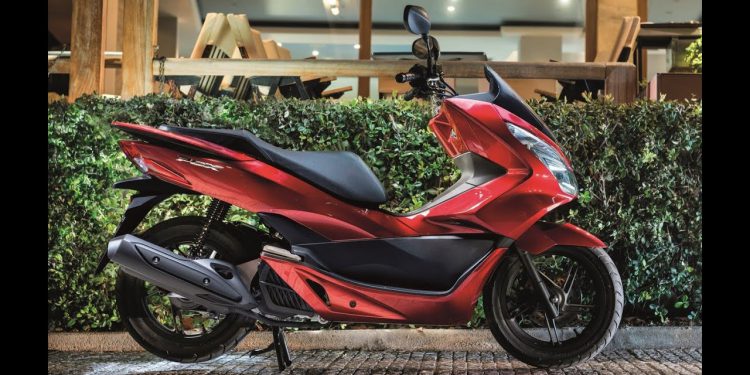 Honda PCX 125 feature image