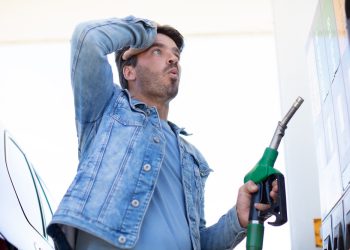 Petrol Price in Pakistan Increased up to 22.20 per liter