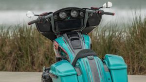 BMW Goes Big with Custom R 18 B back close look