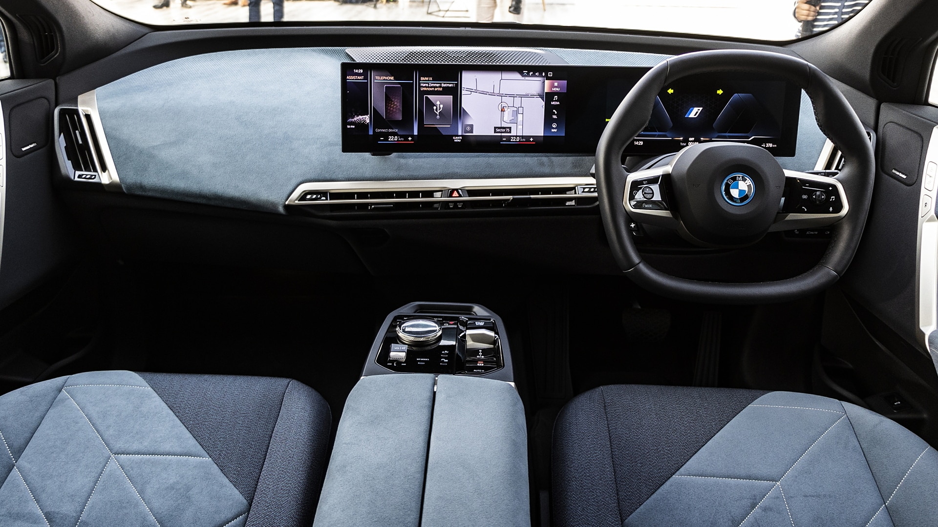 BMW-ix-interior-dashboard