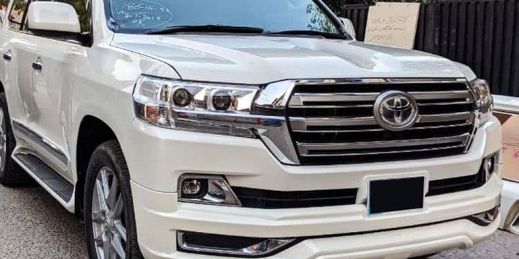Ishaq Dar Bans Use of Luxury Vehicles for Government Officials