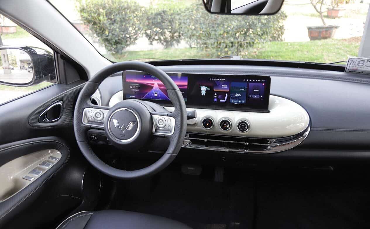 Interior steering wheel
