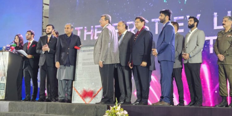 First E-Rickshaw Manufacturing License Gives To Sazgar